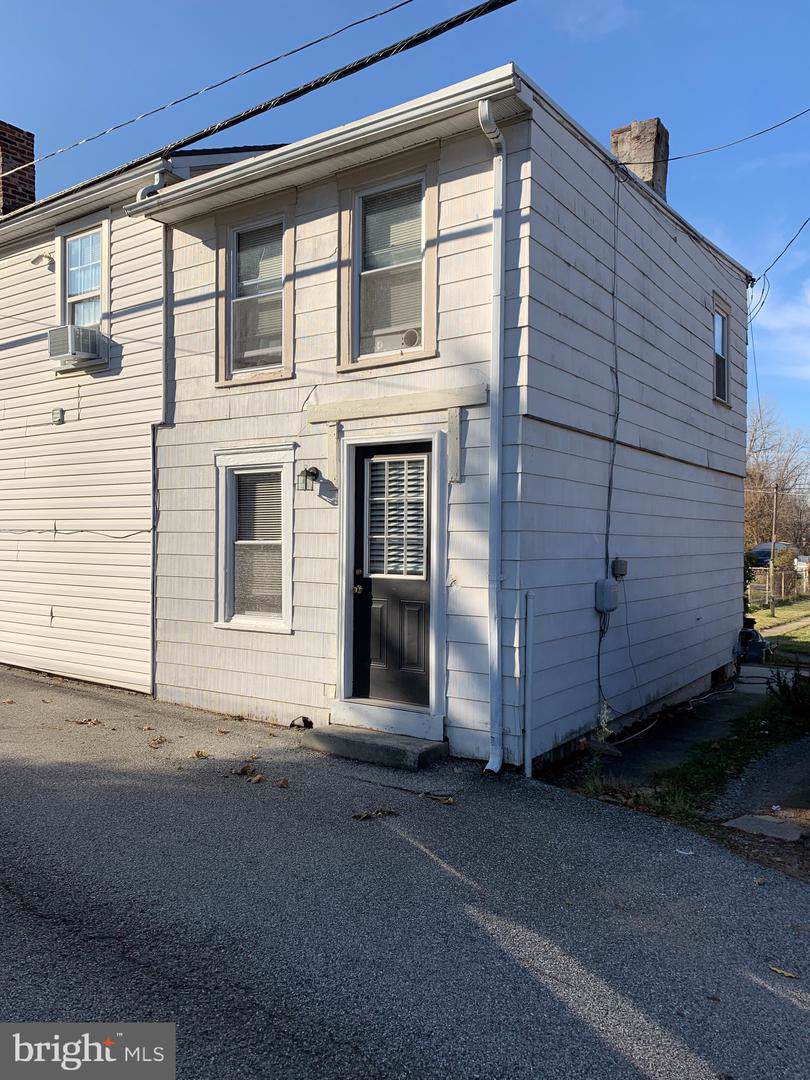 987 Albemarle Street - Photo 1