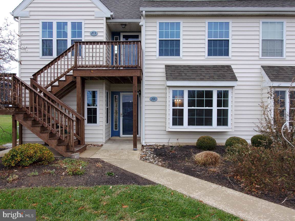 201 Lexington Way - Photo 1