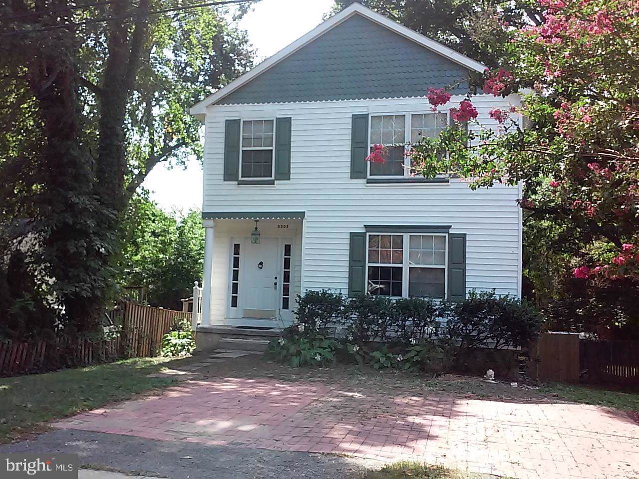 8508 Engleside Street - Photo 1