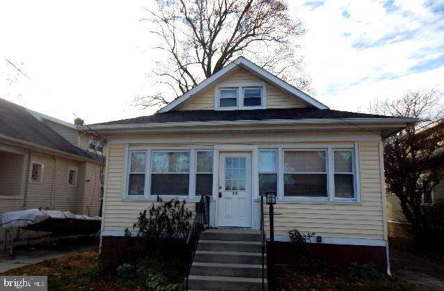 305 Oakland Avenue - Photo 1