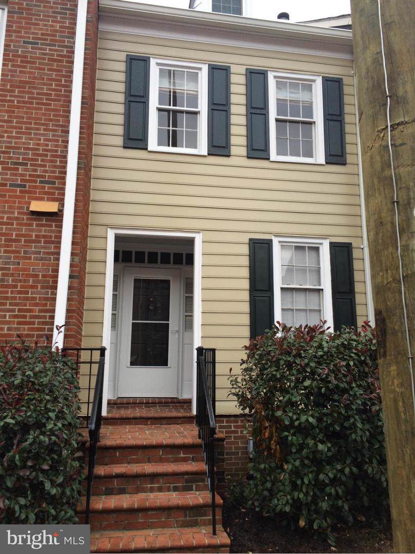 631 Columbus Street - Photo 1