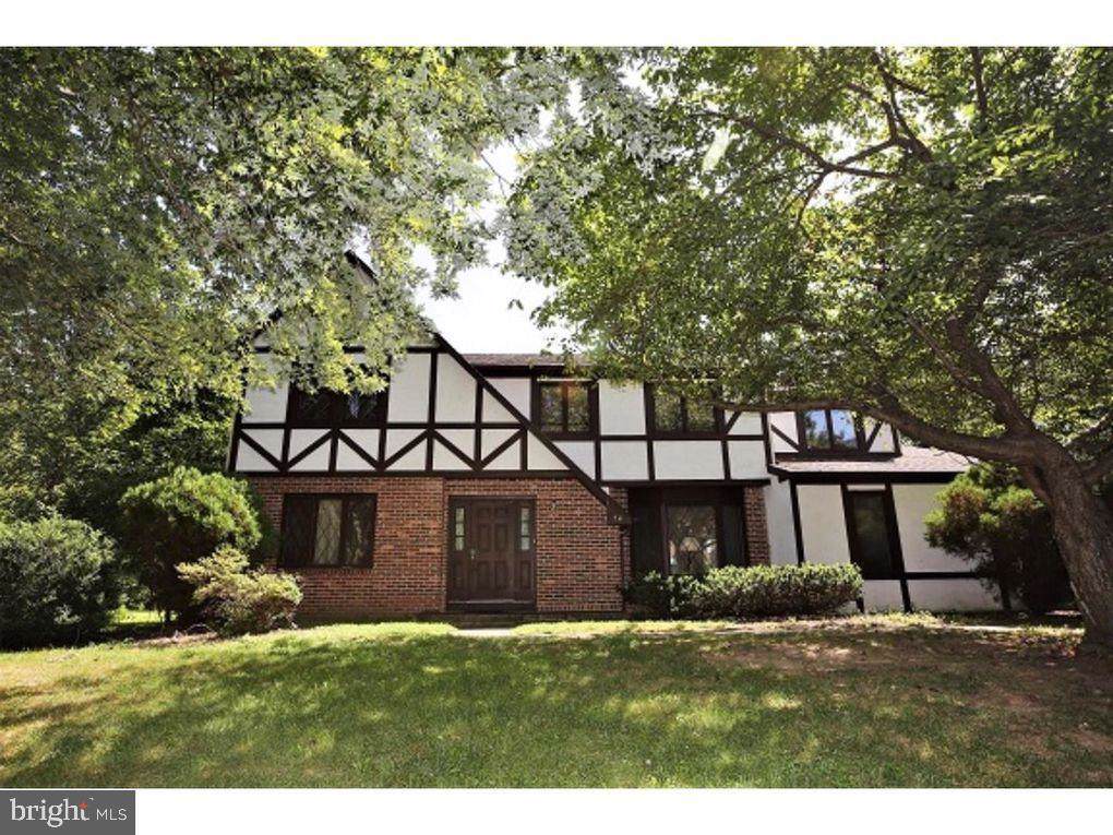 40 Saratoga Drive - Photo 1