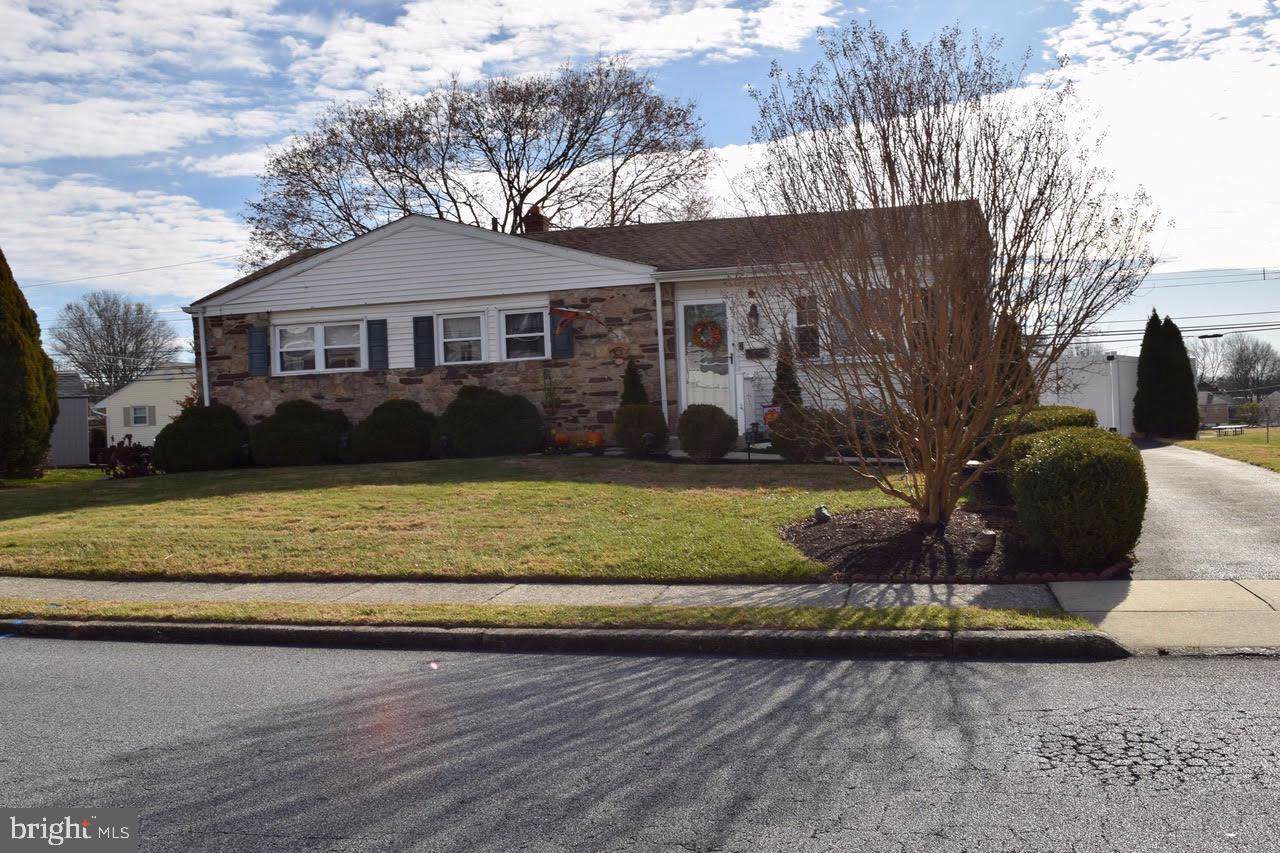 202 Raymond Avenue - Photo 1