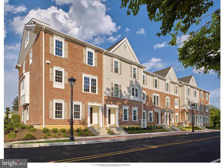 23 Village Square - Photo 1