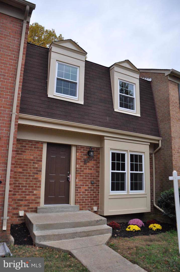9881 High Water Court - Photo 1