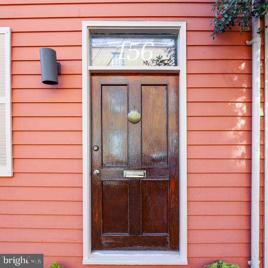 156 Green Street - Photo 1