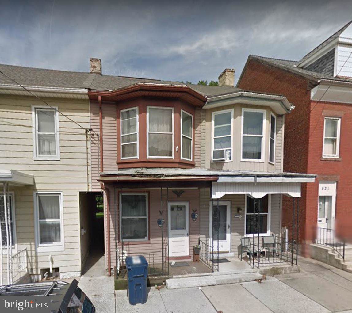 517 10TH Street - Photo 1