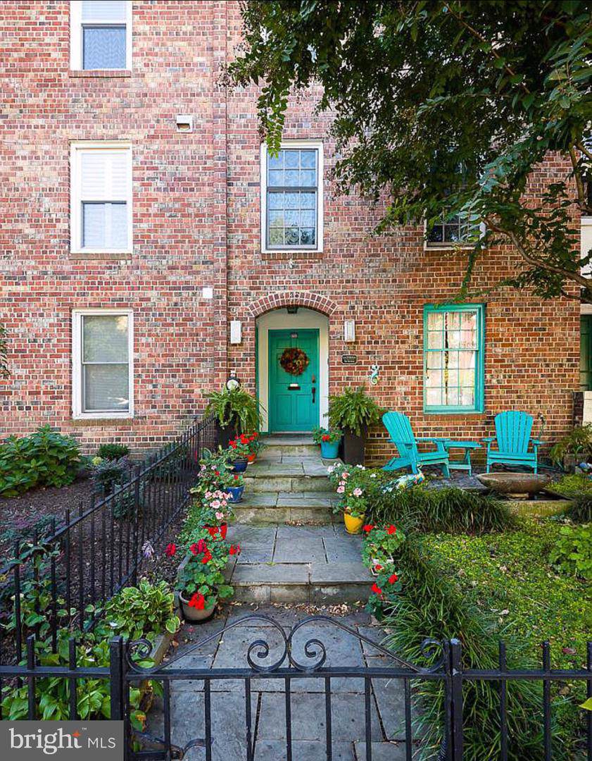 149 D Street - Photo 1