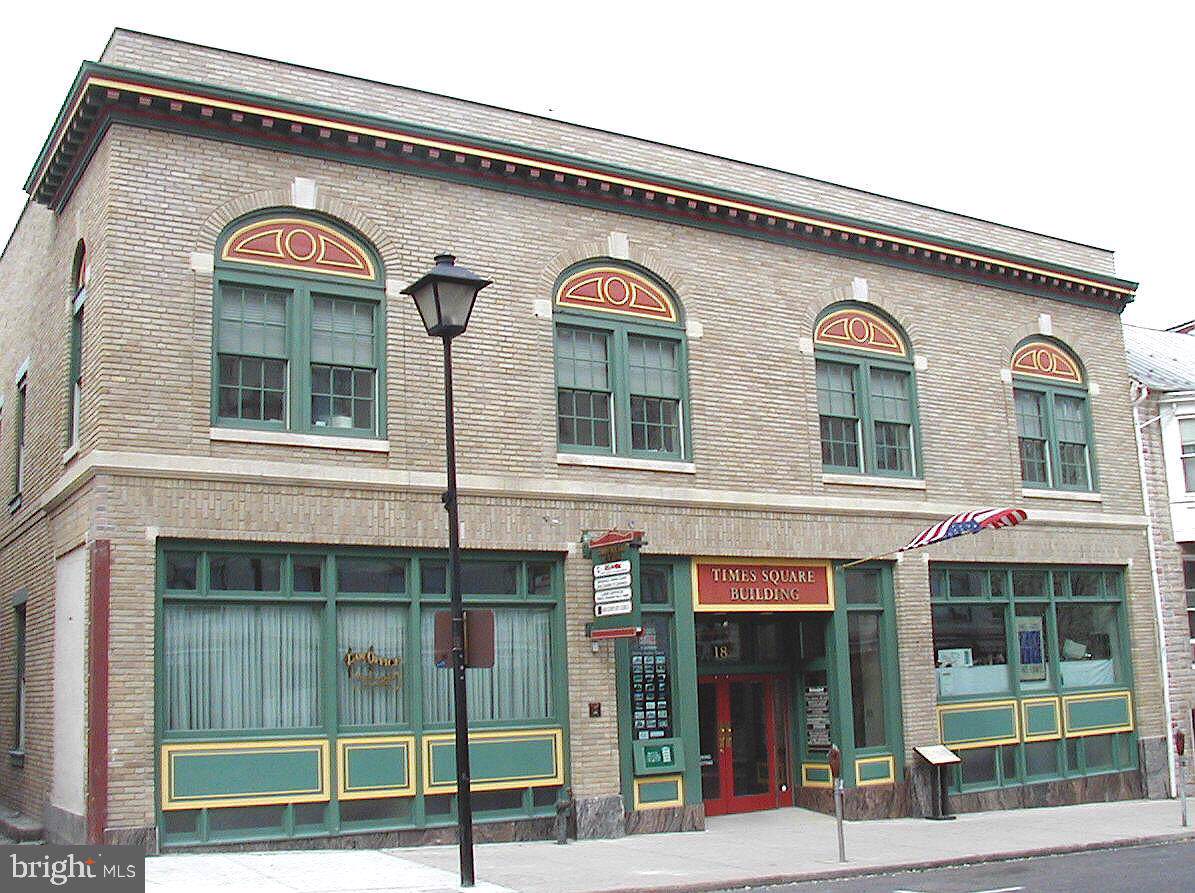 18 Carlisle Street - Photo 1