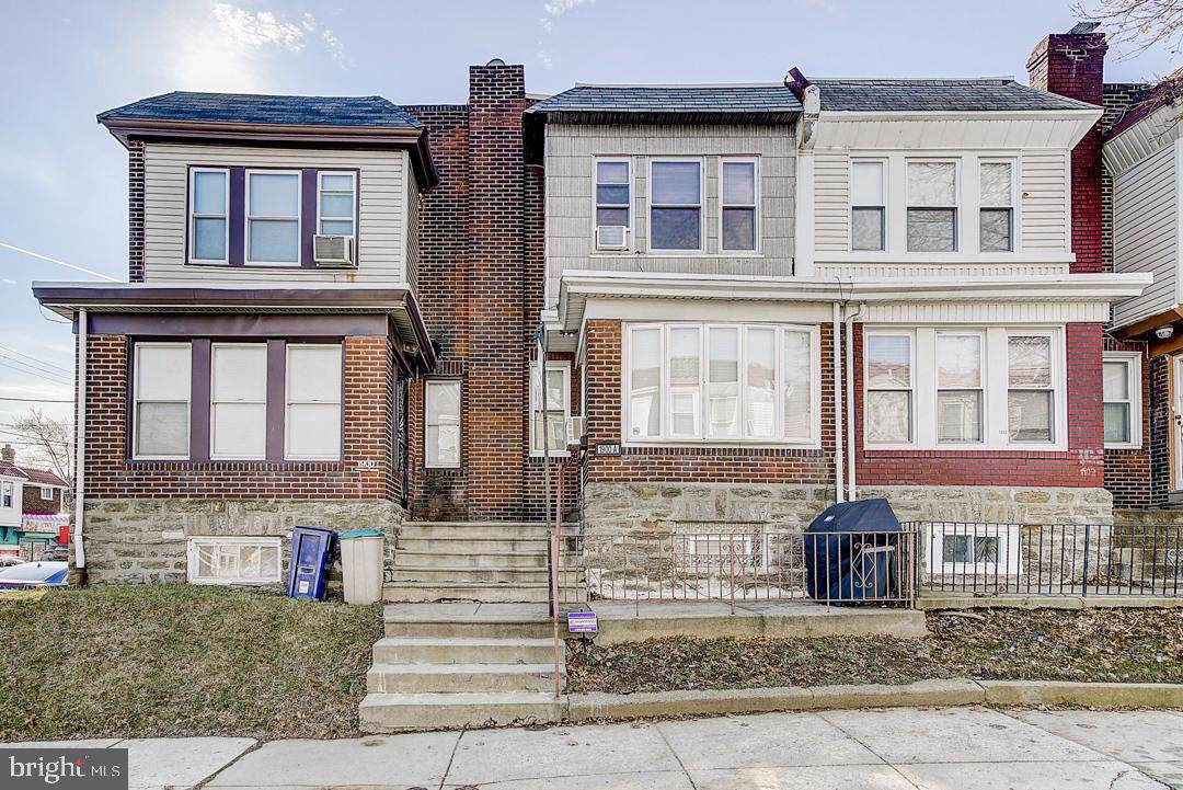 1900-1/2 Plymouth Street - Photo 1