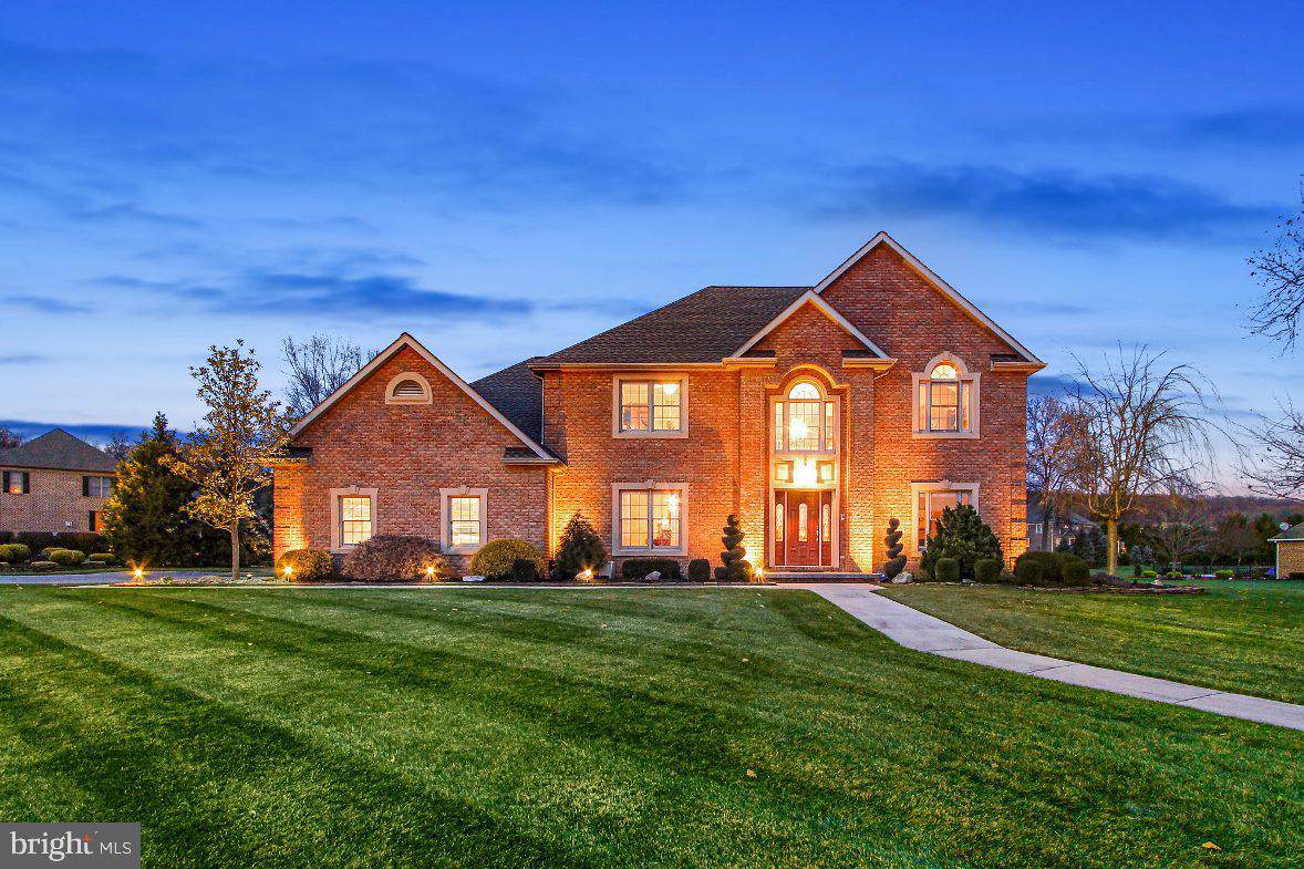 380 Thornhill Drive - Photo 1