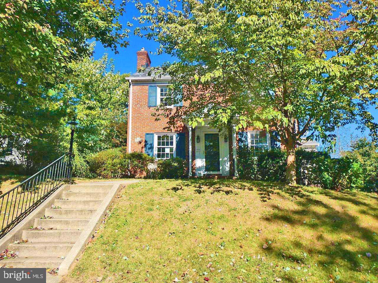 638 Yarmouth Road - Photo 1