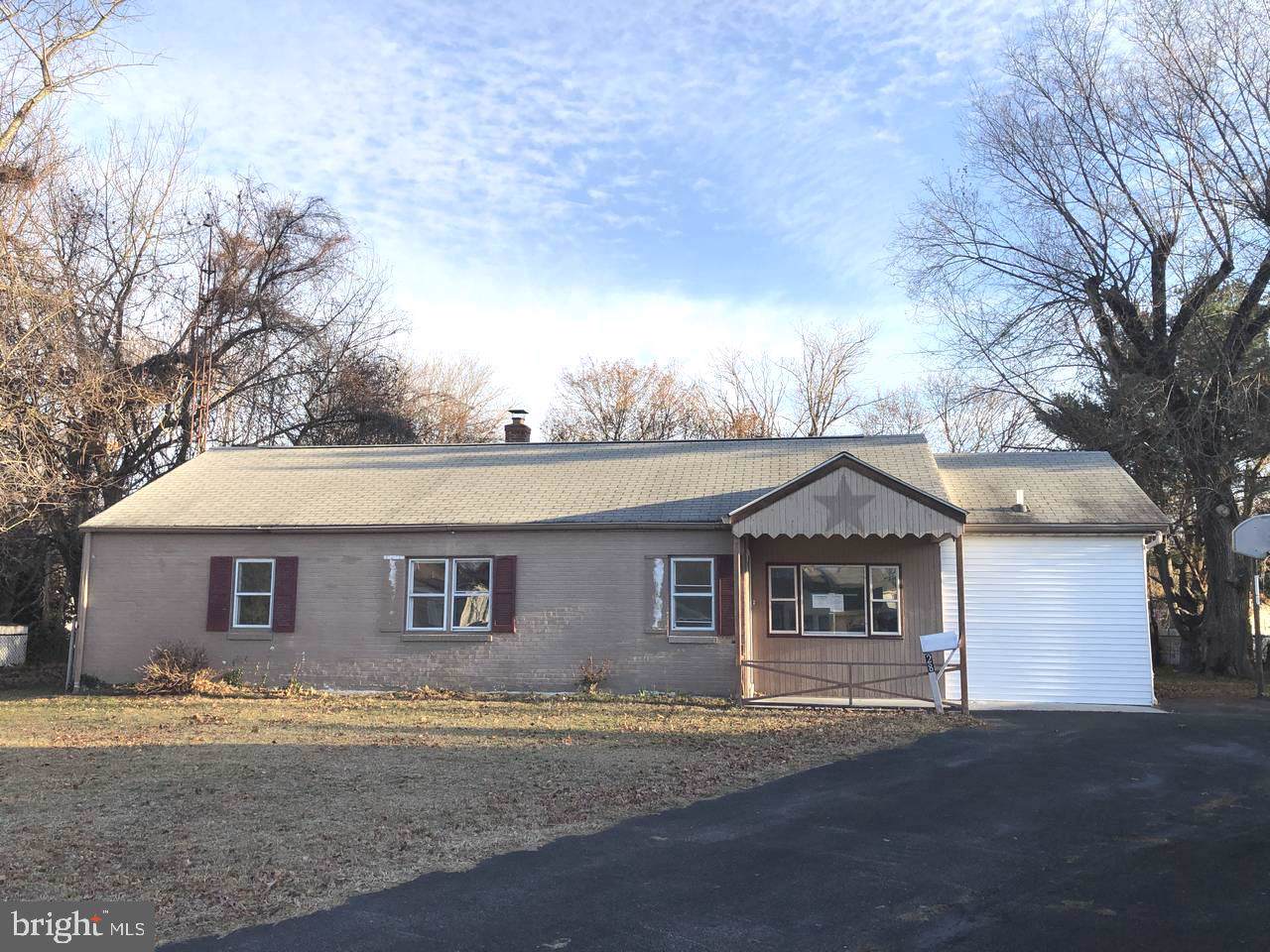 28 Evergreen Circle - Photo 1