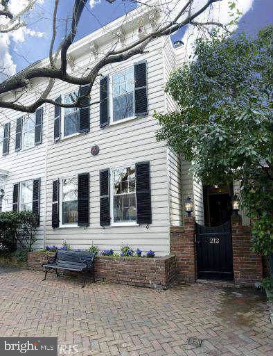 212 Gibbon Street - Photo 1