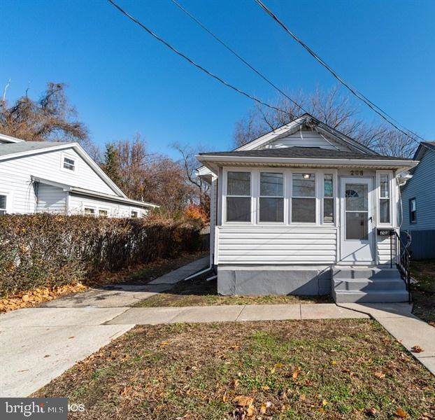 208 Admiral Drive - Photo 1