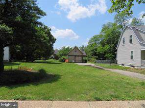 427 Bentley Avenue - Photo 1