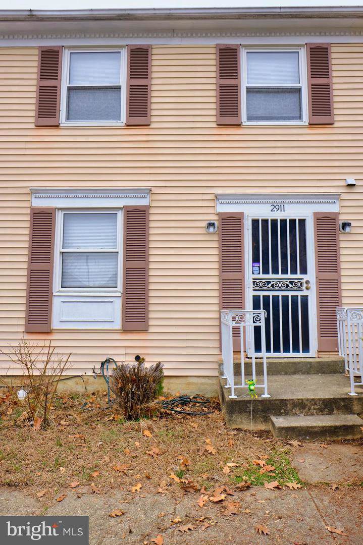 2911 North Grove - Photo 1
