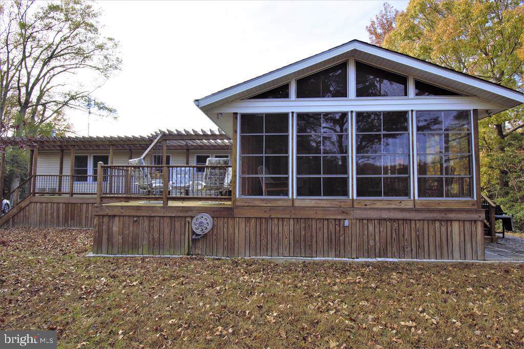 105 Cove Lane - Photo 1