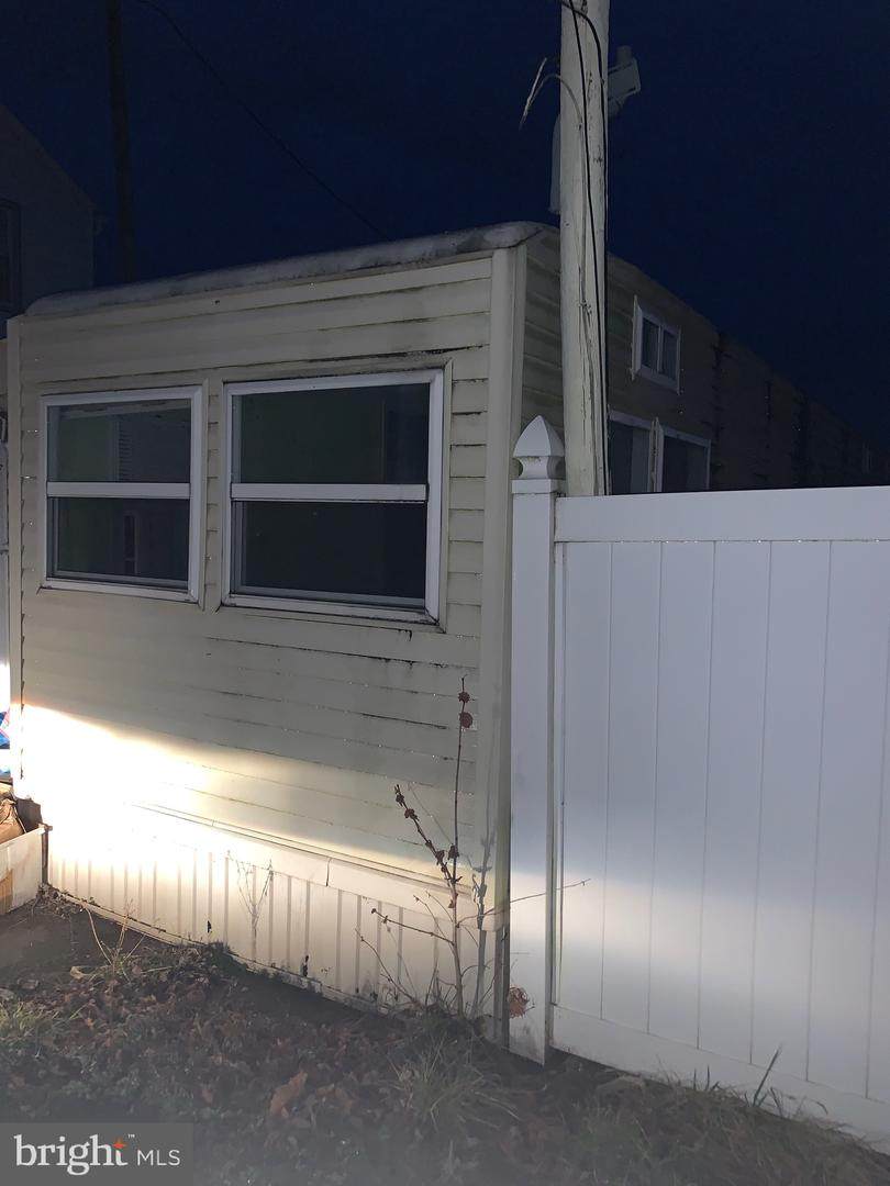 1538 Broadway - Photo 1