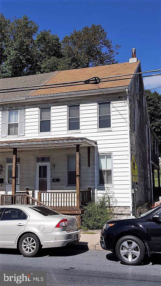 815 Maple Street - Photo 1
