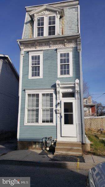125 Linden Street - Photo 1
