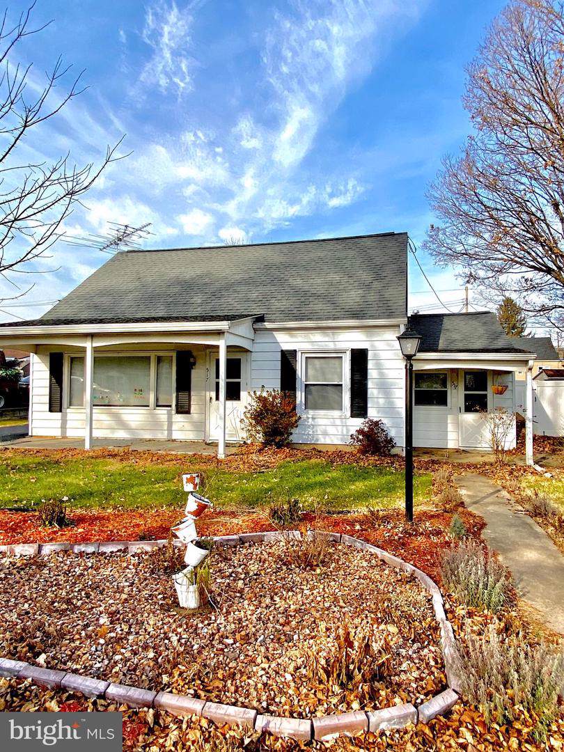 517 Lockheed Avenue - Photo 1