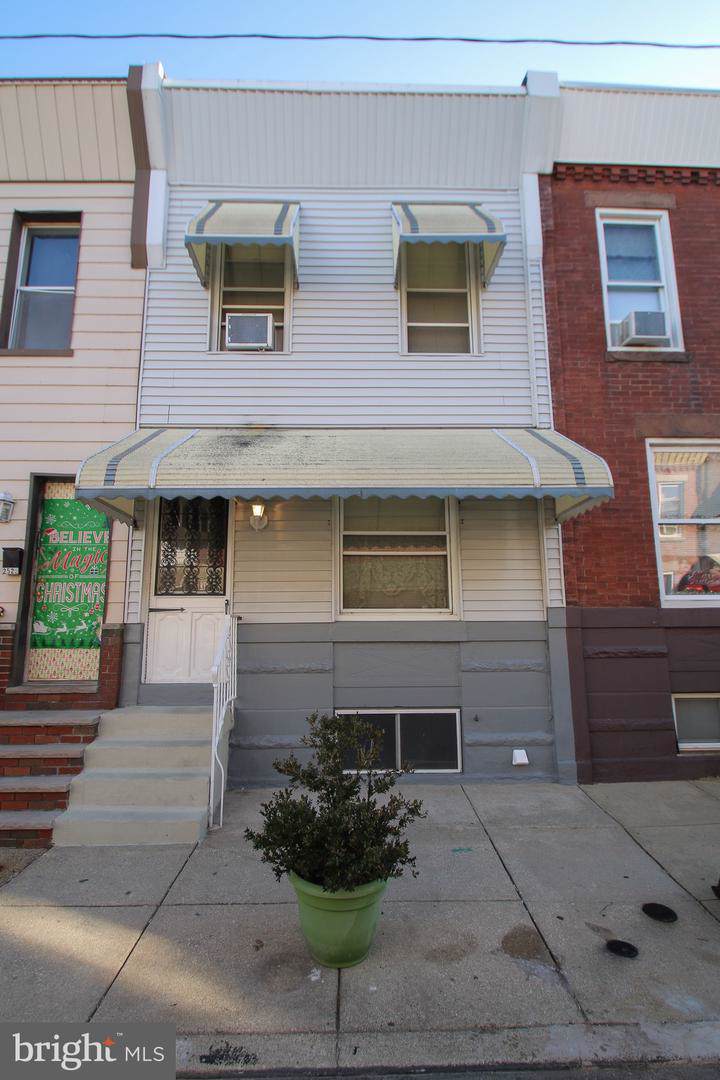 2527 Darien Street - Photo 1