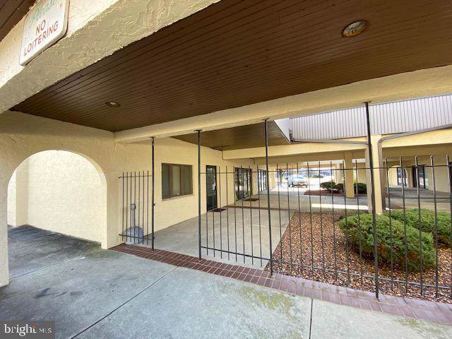 2630 Chestnut Avenue - Photo 1