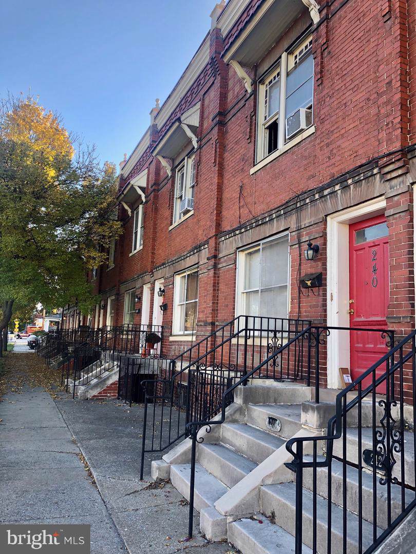 N Raleigh Street - Photo 1