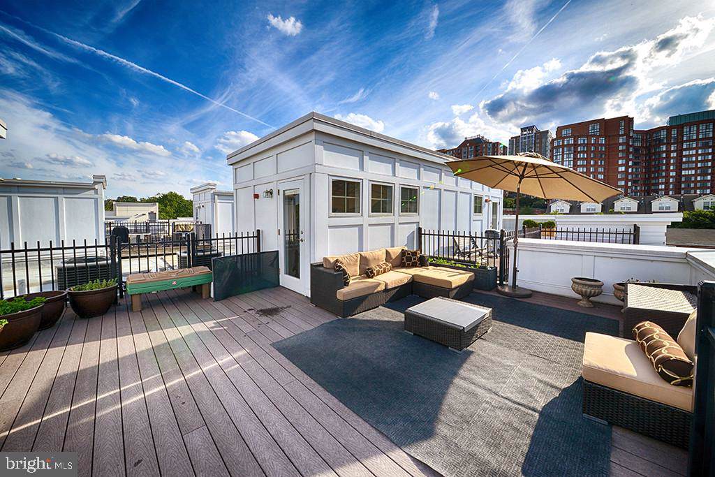 1418 Rhodes Street - Photo 1