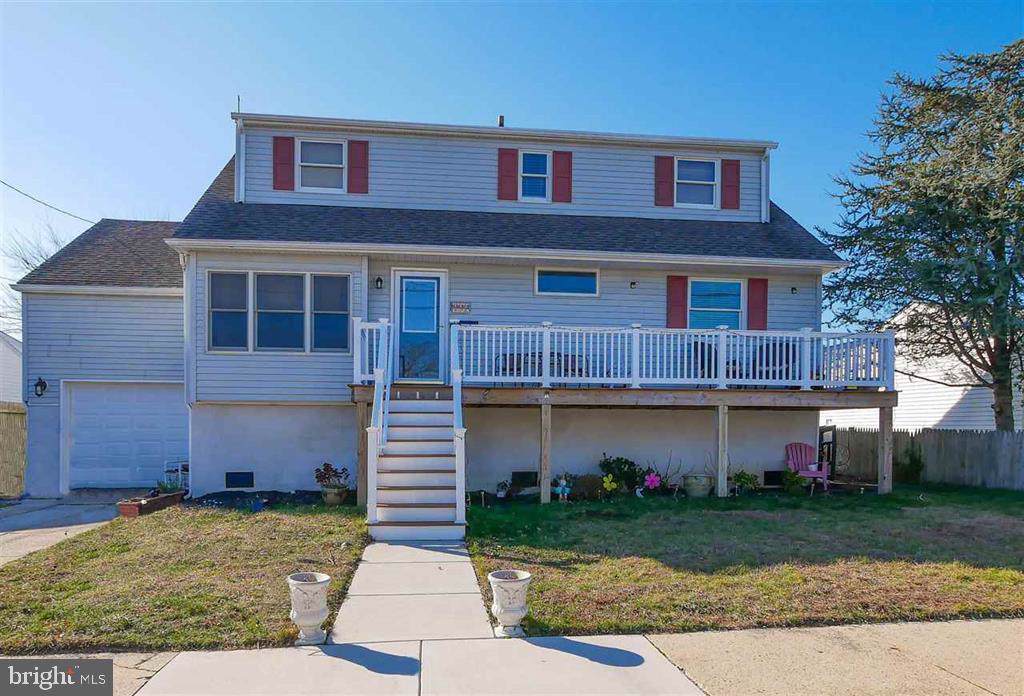 412 Derby Avenue - Photo 1
