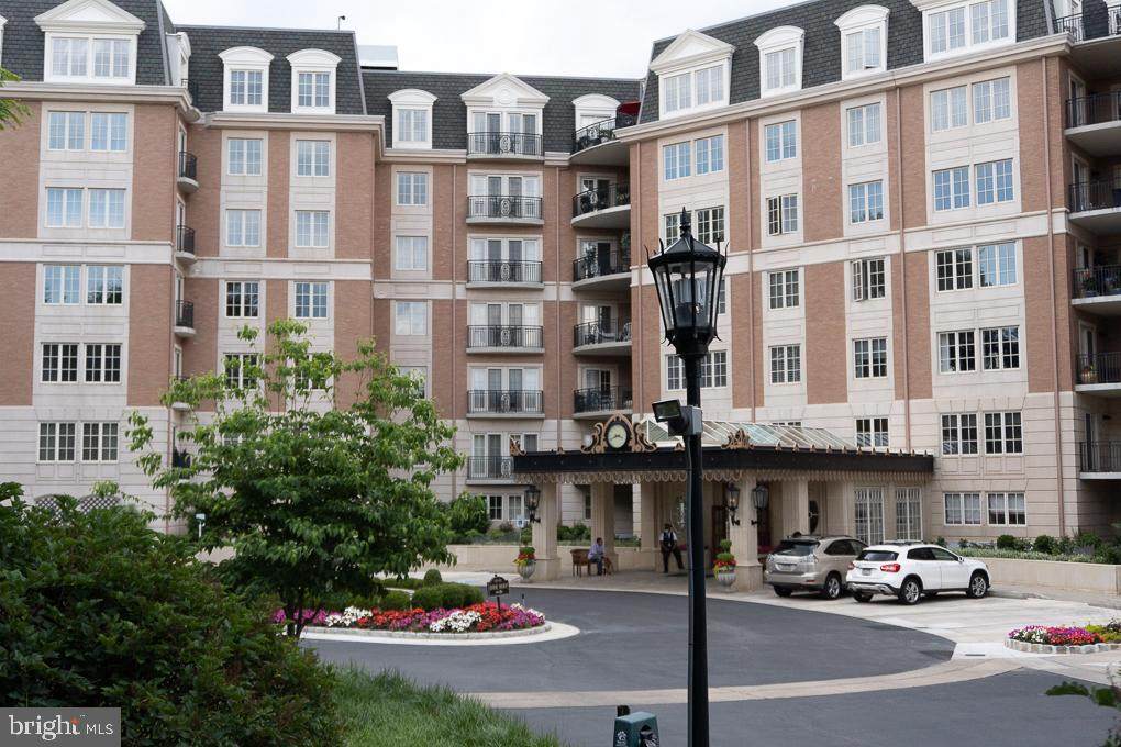 190 Presidential Boulevard - Photo 1