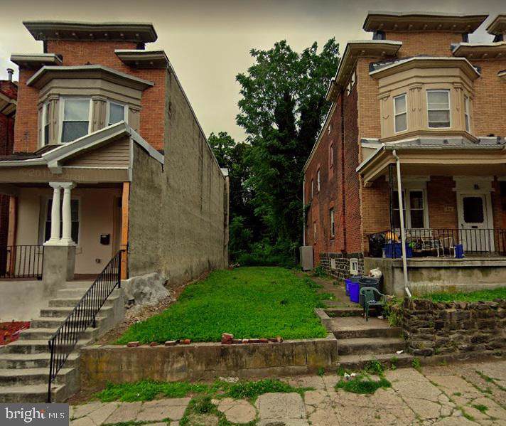 214 Abbottsford Avenue - Photo 1