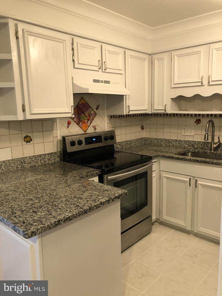 106 College Drive - Photo 1