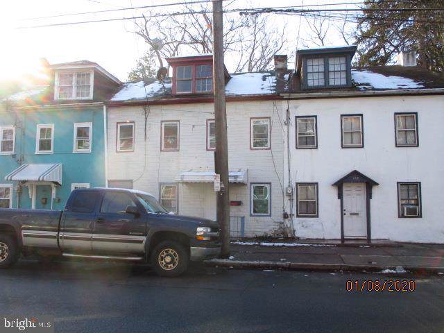 454 Queen Street - Photo 1