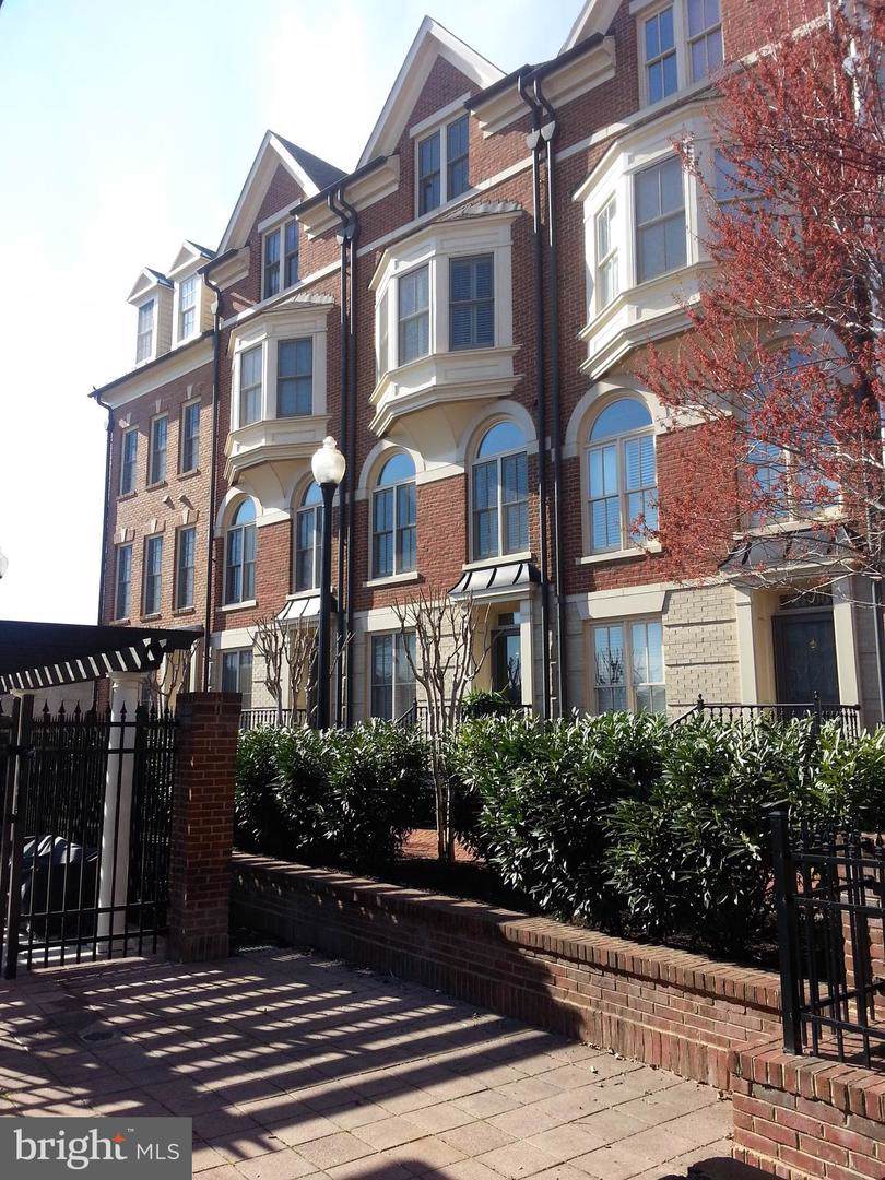 1804 Potomac Greens Drive - Photo 1