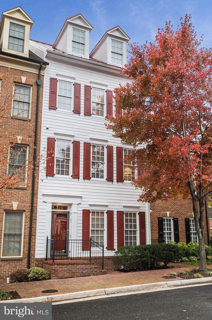 710 Lyles Lane - Photo 1