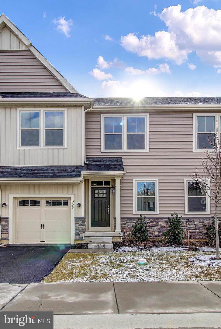 305 Redbud Lane - Photo 1