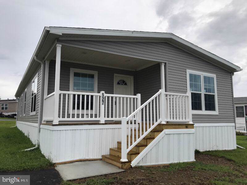 527 Elm Avenue - Photo 1