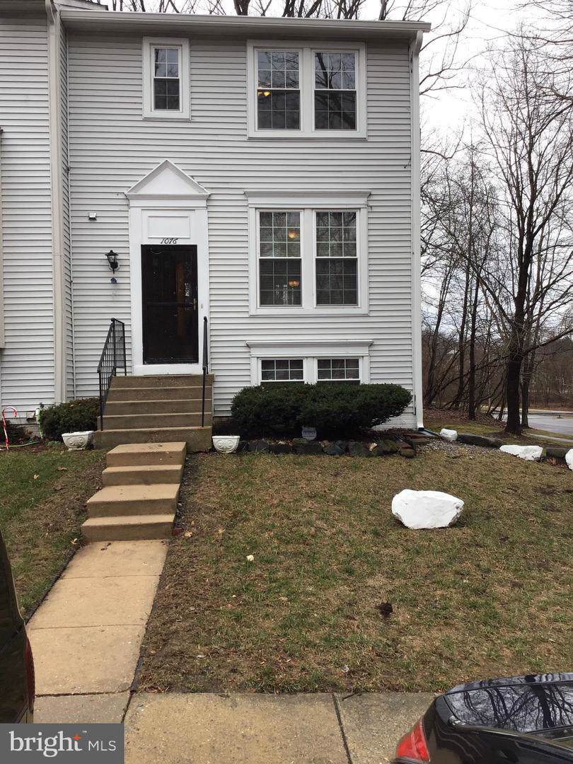 1076 Karen Boulevard - Photo 1