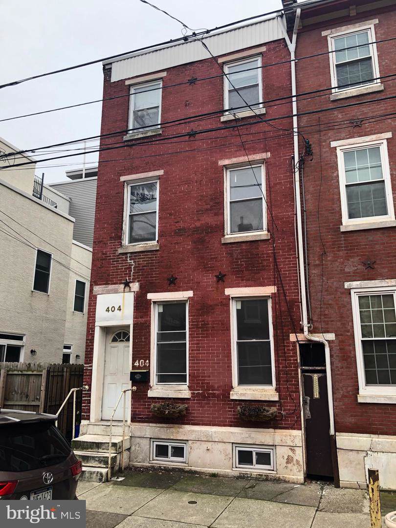 404 Dickinson Street - Photo 1