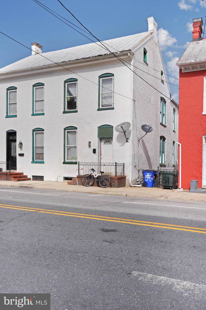 54 Baltimore Street - Photo 1