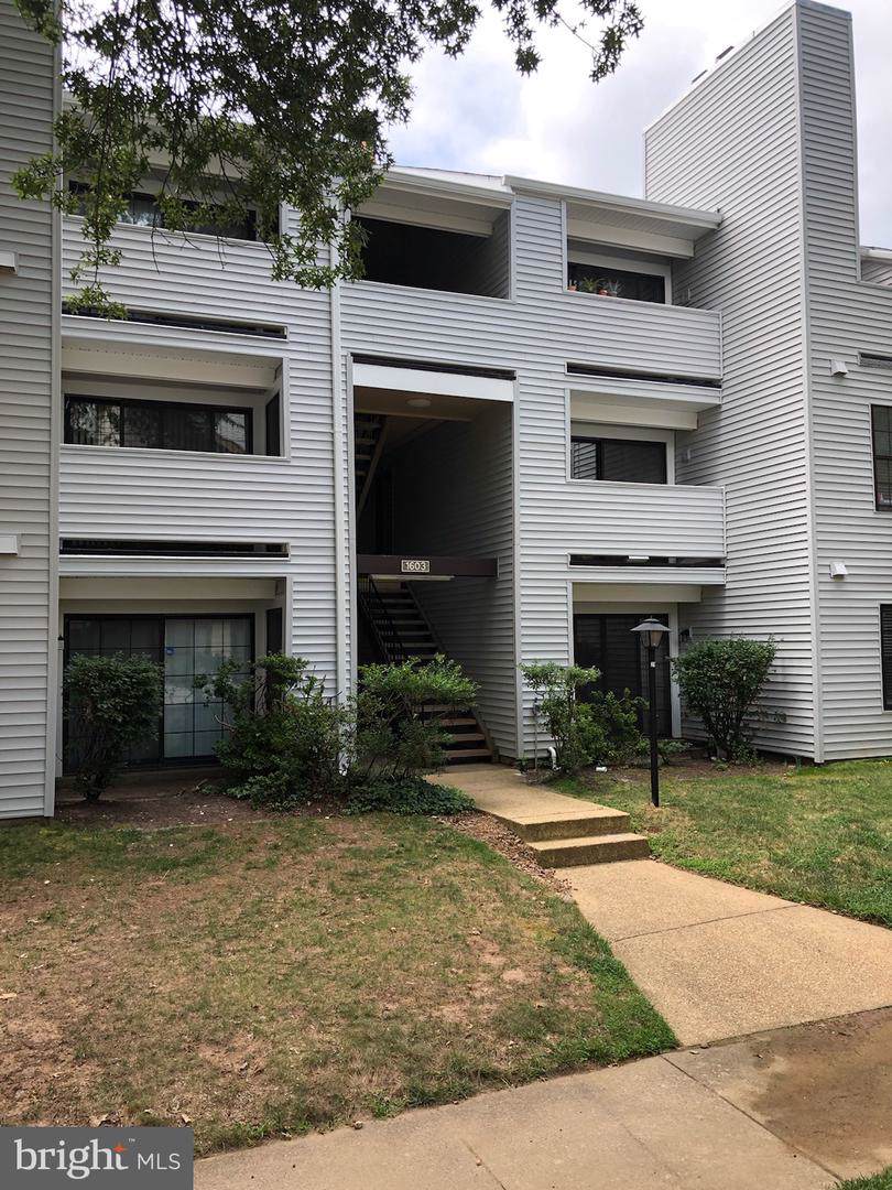 1639 Carriage House Terrace - Photo 1