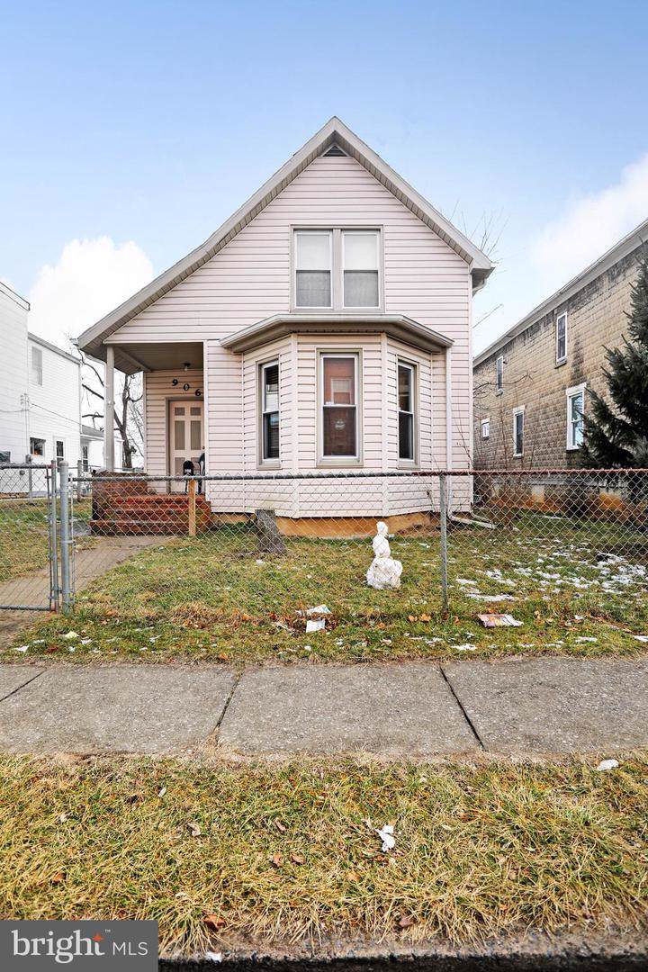 906 Pope Avenue - Photo 1