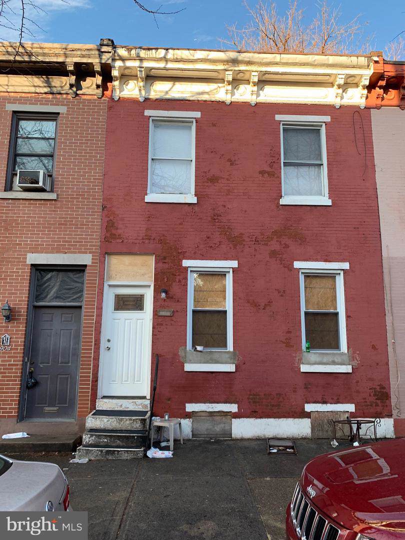 1906 Croskey Street - Photo 1