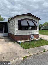 8 Jackson Drive - Photo 1