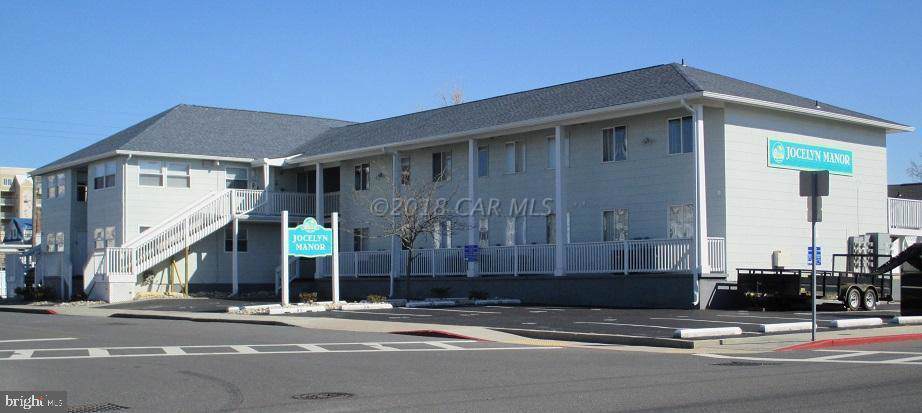 207 8TH Street - Photo 1