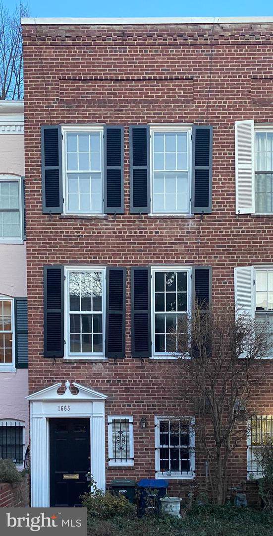 1665 32ND Street - Photo 1