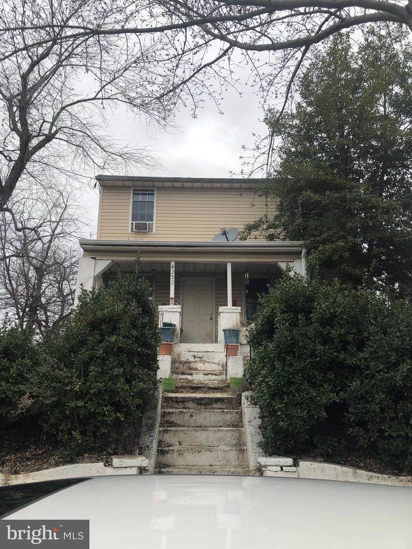 4252 Dix Street - Photo 1