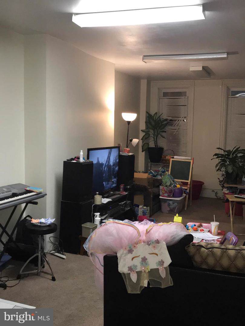 414-1/2 Harris Street - Photo 1